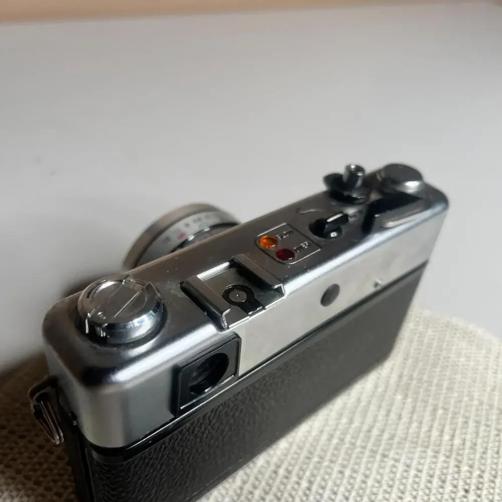 Yashica MG-1 35mm Rangefinder Film Camera 45mm f/2.8 Lens Made in Hong Kong‎ Cap